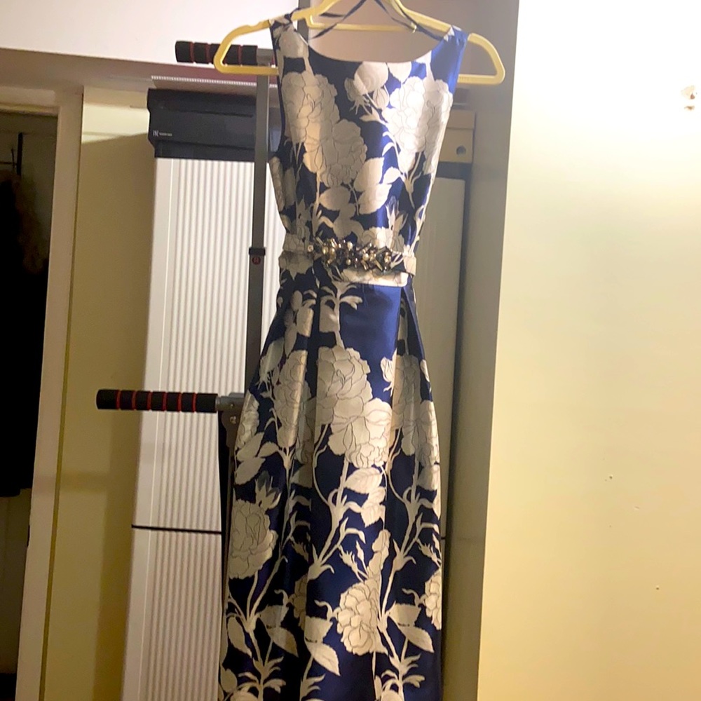 Eliza F,cocktail dress,size 6 use ons .